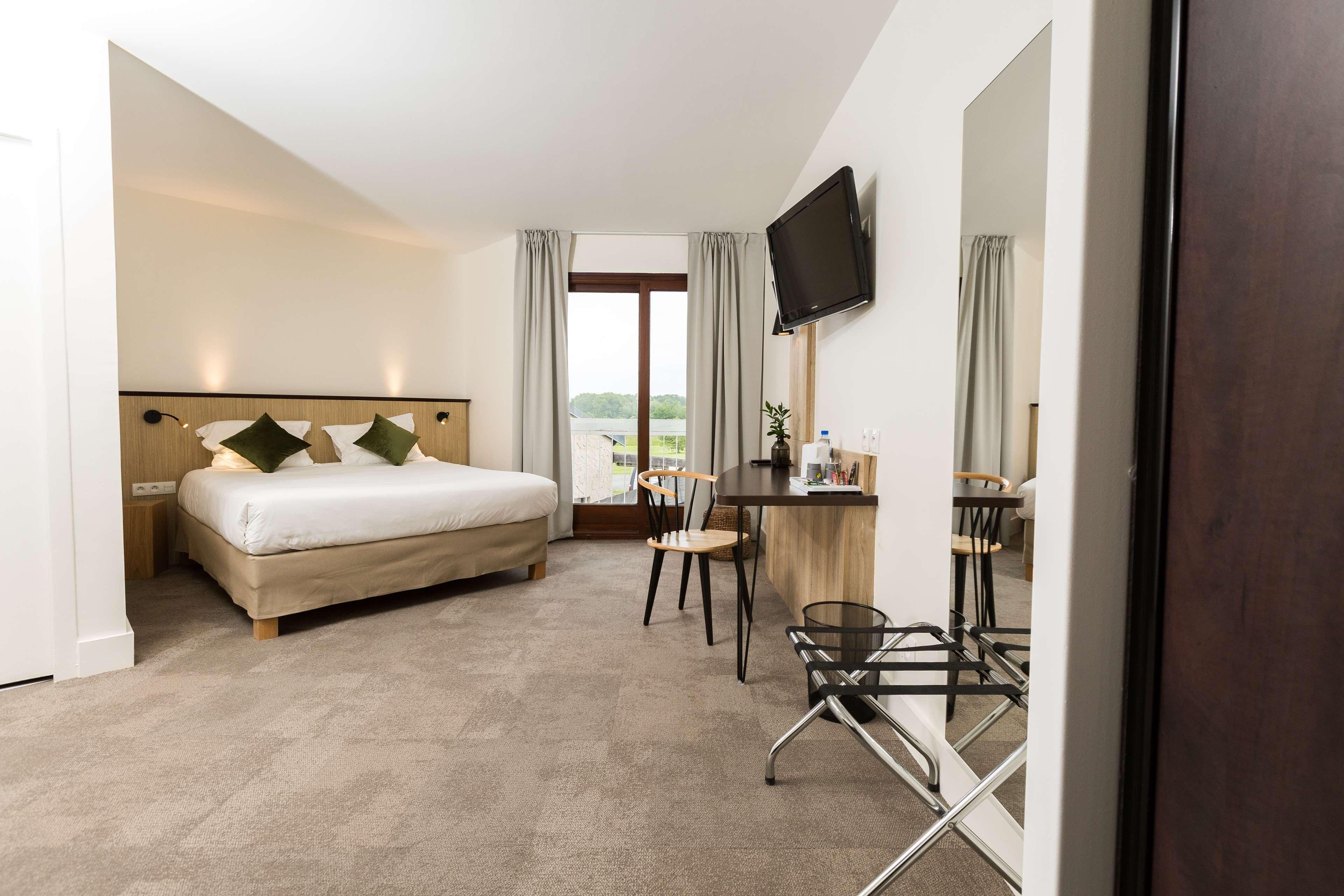 Best Western Le Bois De La Marche Лигуже Экстерьер фото
