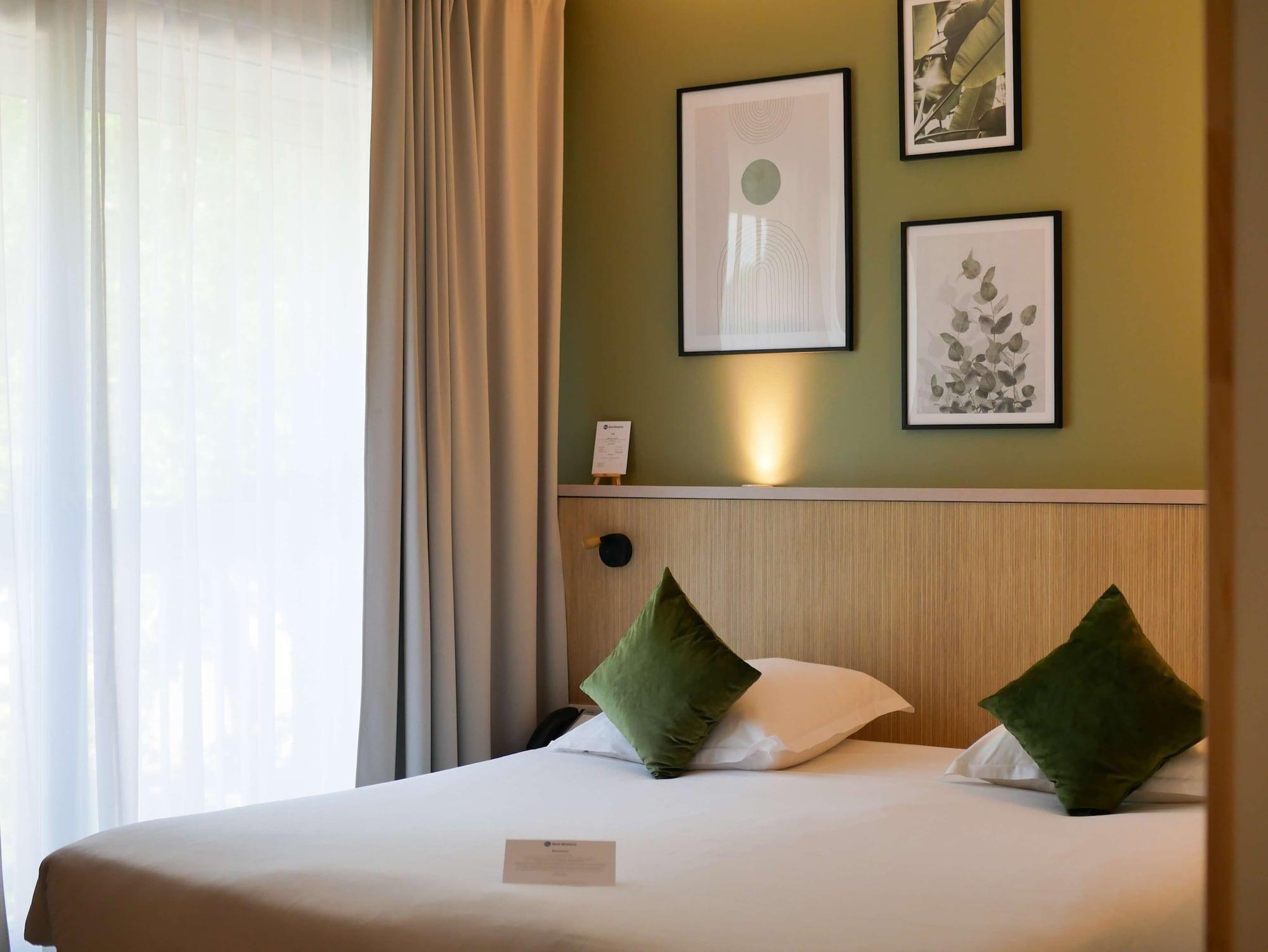 Best Western Le Bois De La Marche Лигуже Экстерьер фото
