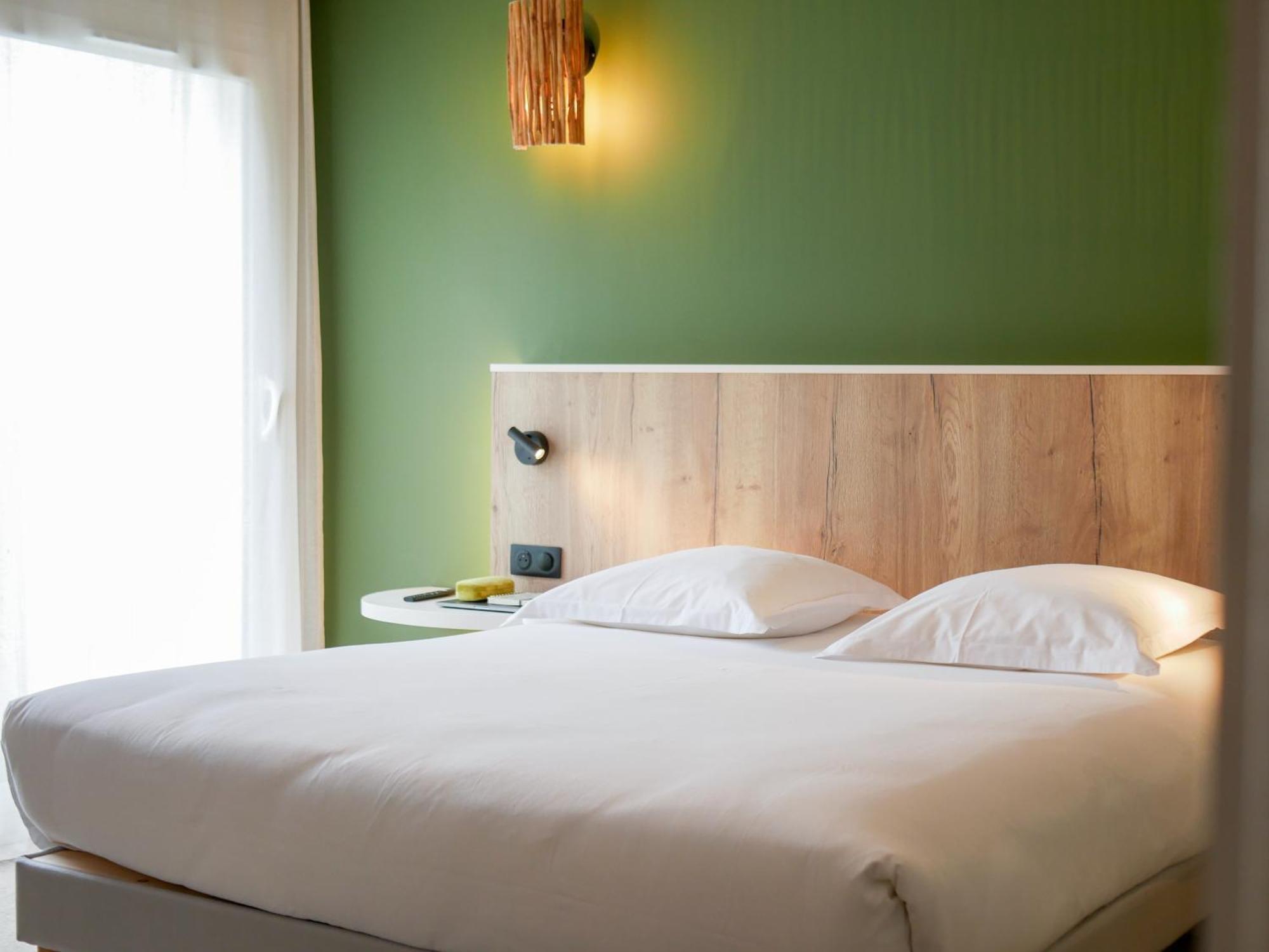 Best Western Le Bois De La Marche Лигуже Экстерьер фото